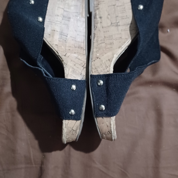 Madden Girl Black and Tan Wedge Sandals - Picture 3 of 4